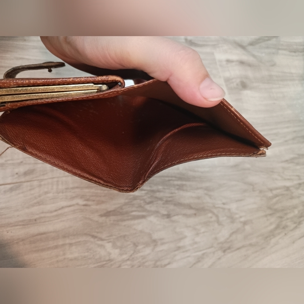 Authentic LOUIS VUITTON Vienois Wallet Kiss Lock Brown - Picture 13 of 16